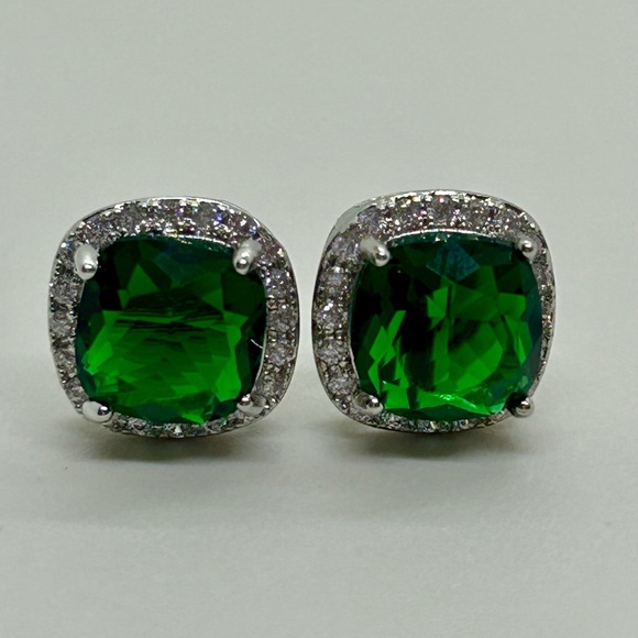 Emerald Green Silver Stud Earrings - Picture 3 of 5